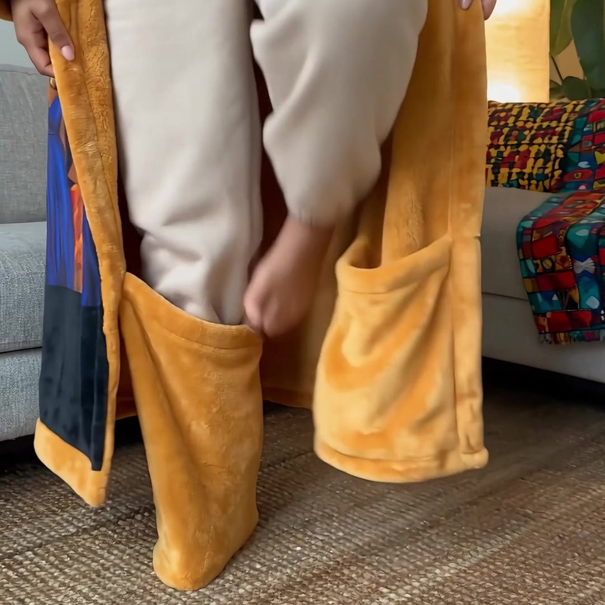 Sherpa foot pockets keep your feet warm